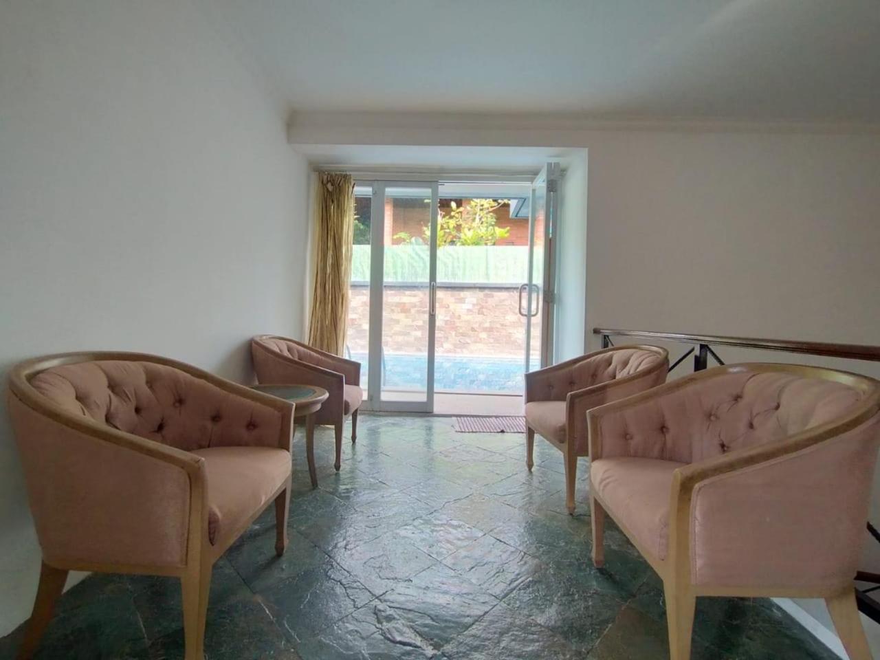 Villa Bukit Danau Lot 14 Cinengangirang Екстер'єр фото