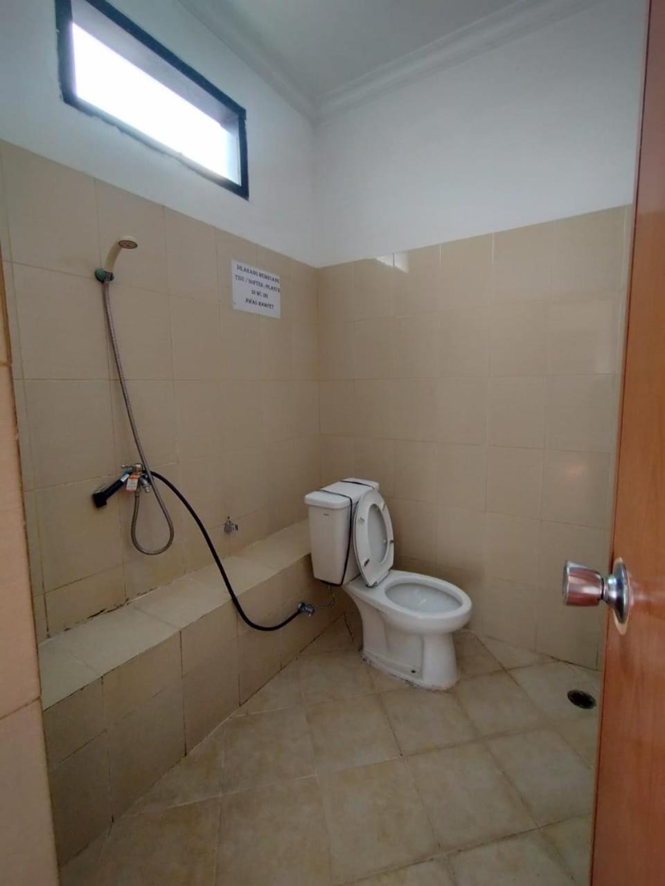 Villa Bukit Danau Lot 14 Cinengangirang Екстер'єр фото